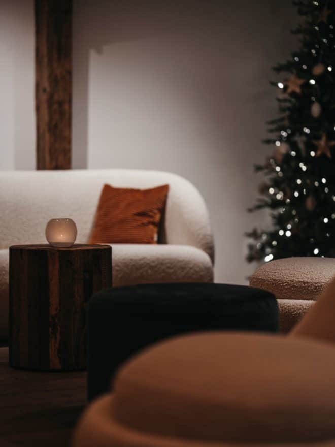 Weihnachtliche Stimmung in der Kaminhalle